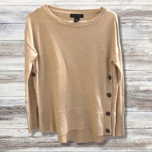 Tahari cream crewneck sweater with side buttons